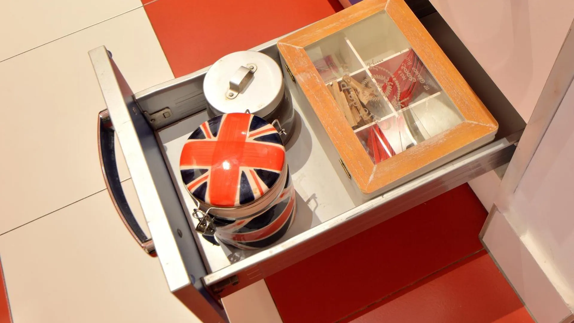 Bellissimo Mini Appartamento Deluxe Di Design E A Tema Inghiterra - Potente Wi-Fi Ottimo Il Collegamento Con Aeroporto Di Malpensa E Rho Fiera, Vicino A 3 Linee Metropolitane Milán
