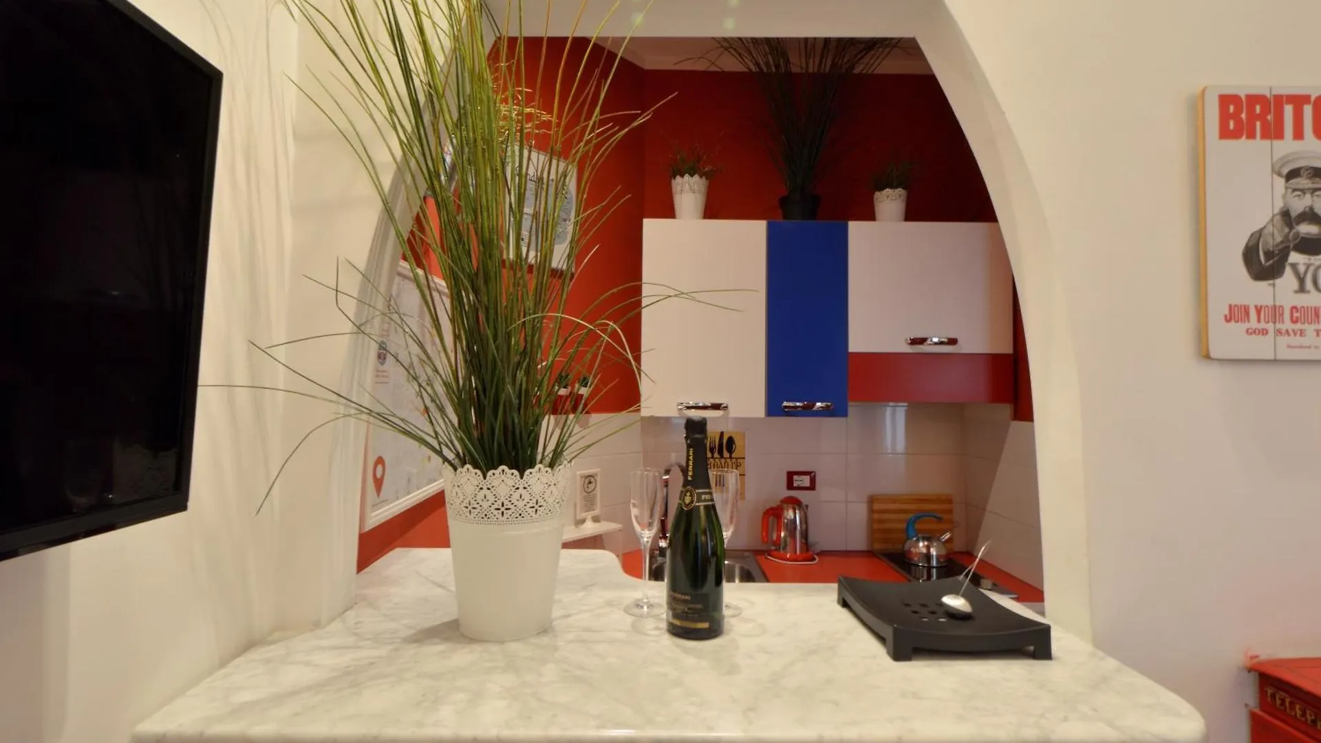 Bellissimo Mini Appartamento Deluxe Di Design E A Tema Inghiterra - Potente Wi-Fi Ottimo Il Collegamento Con Aeroporto Di Malpensa E Rho Fiera, Vicino A 3 Linee Metropolitane Milán 0*,  Itálie