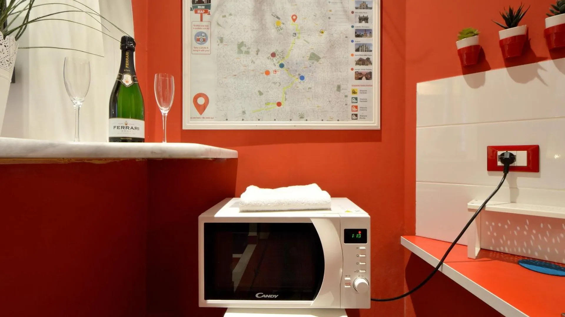 Bellissimo Mini Appartamento Deluxe Di Design E A Tema Inghiterra - Potente Wi-Fi Ottimo Il Collegamento Con Aeroporto Di Malpensa E Rho Fiera, Vicino A 3 Linee Metropolitane ميلان شقة